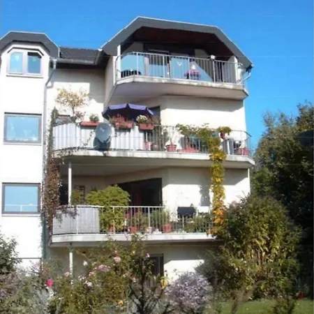 Apartment Souterrainwohnung Mit Großem Garten Und Sauna Kassel