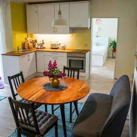 Souterrainwohnung Mit Großem Garten Und Sauna Apartment